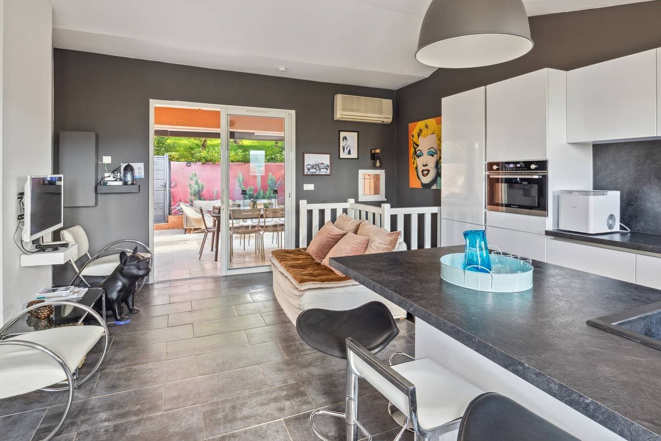 Foto 3 von 22: Ferienhaus für 4 Personen mit Pool