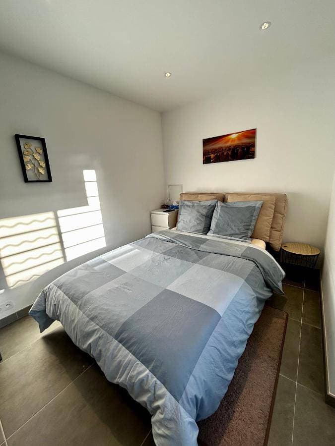 Maisonnette 2 pers tout confort près de Paris 1