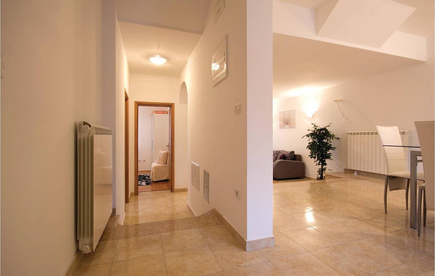 Foto 13 von 28: Gemütliche 2-Zimmer-Wohnung mit Terrasse, in der Nähe des Strandes Havajka