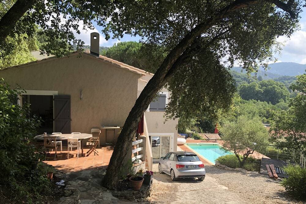 Foto 9 von 25: Villa All Comfort Imprensable View on the village and its hills, Private Swimming Pool