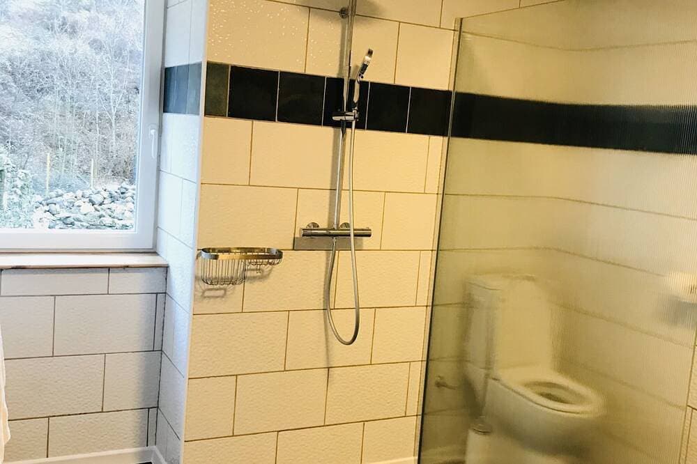 Foto 12 von 30: King-Charakteristisch-Ensuite mit Bad-Bergblick