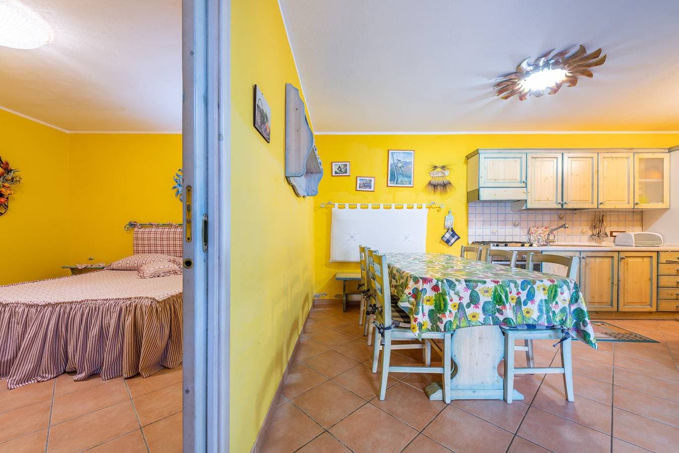 Foto 12 von 25: Villa Gialla Castiadas mit Bergblick, Terrasse und Klimaanlage