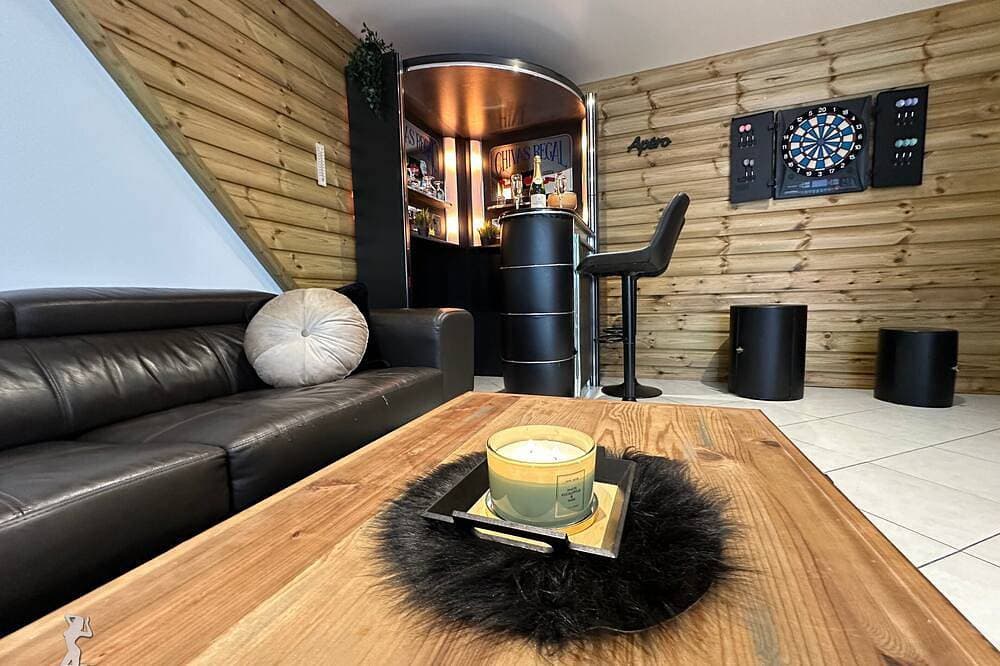 Foto 6 von 30: Charming Love Room with private spa Romantic getaway 2 steps from Belgium