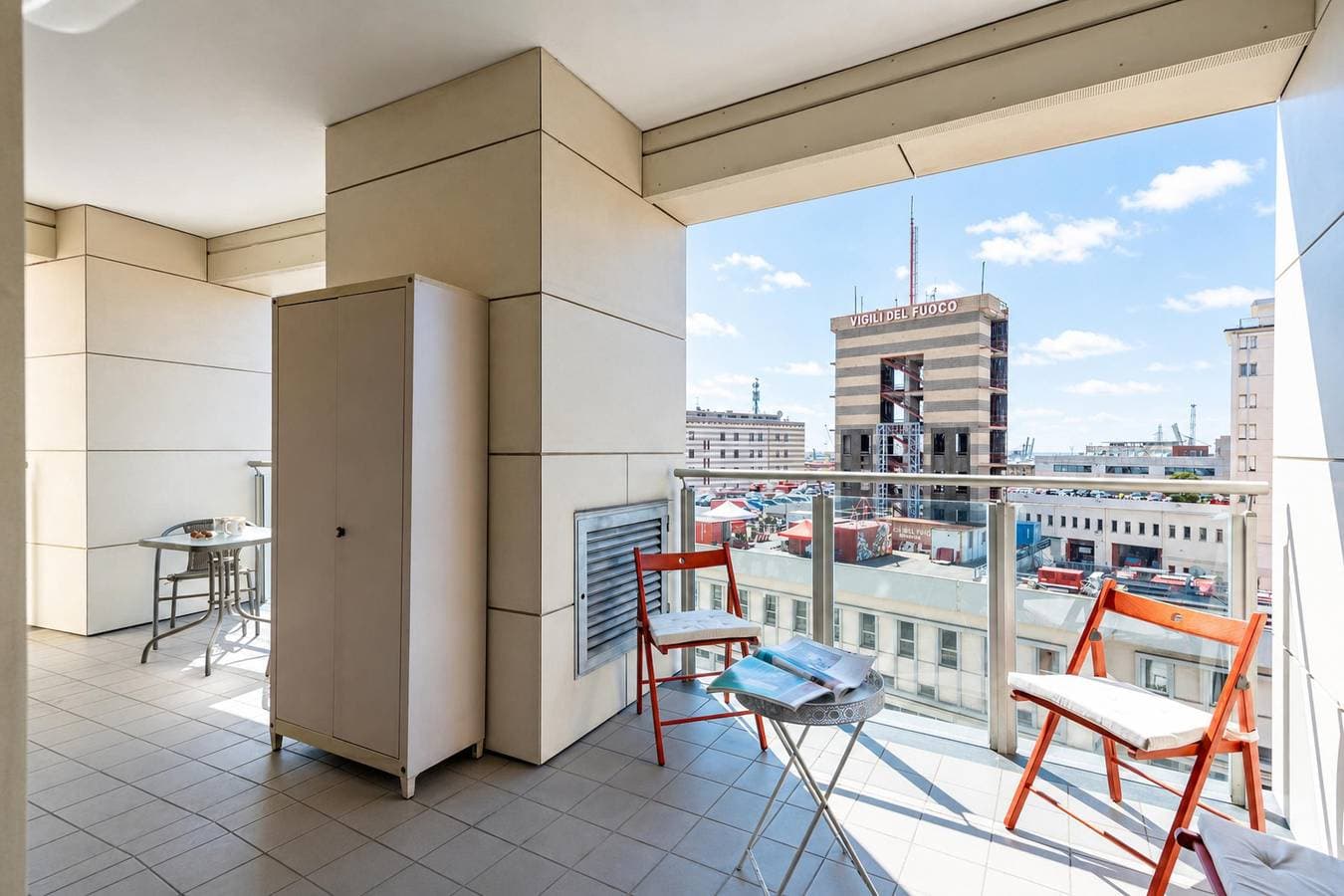Foto 7 von 28: Charming Apartment Genova City View