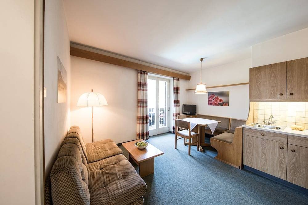Foto 4 von 18: Apartments Obermayr: Ferienwohnung mit Freibad & Hallenbad