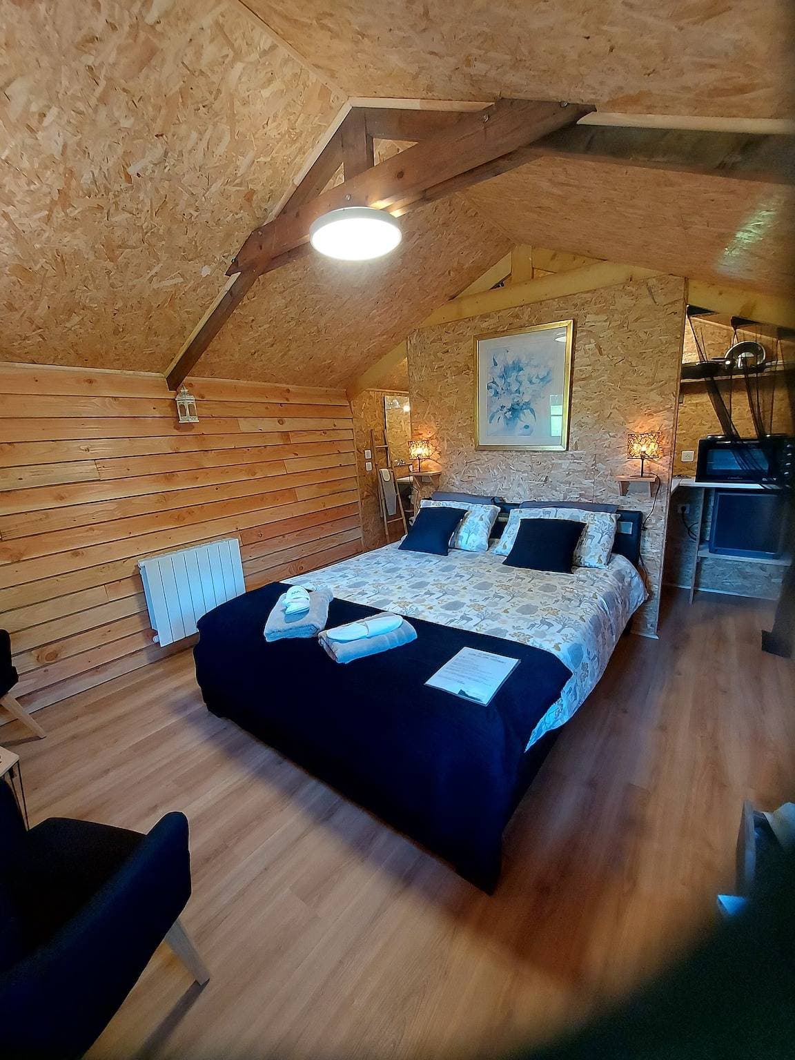 Foto 5 von 25: Chalet „Mitten in der Natur“ mit privater Terrasse, ruhiger Lage, Gemeinschaftsgarten & WLAN