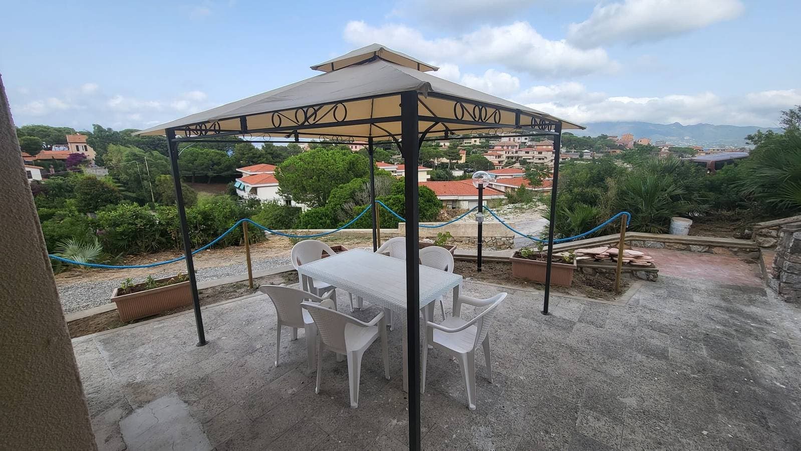 Foto 8 von 17: Ferienwohnung 'Spiagge Bianche' mit Meerblick, Balkon und Klimaanlage
