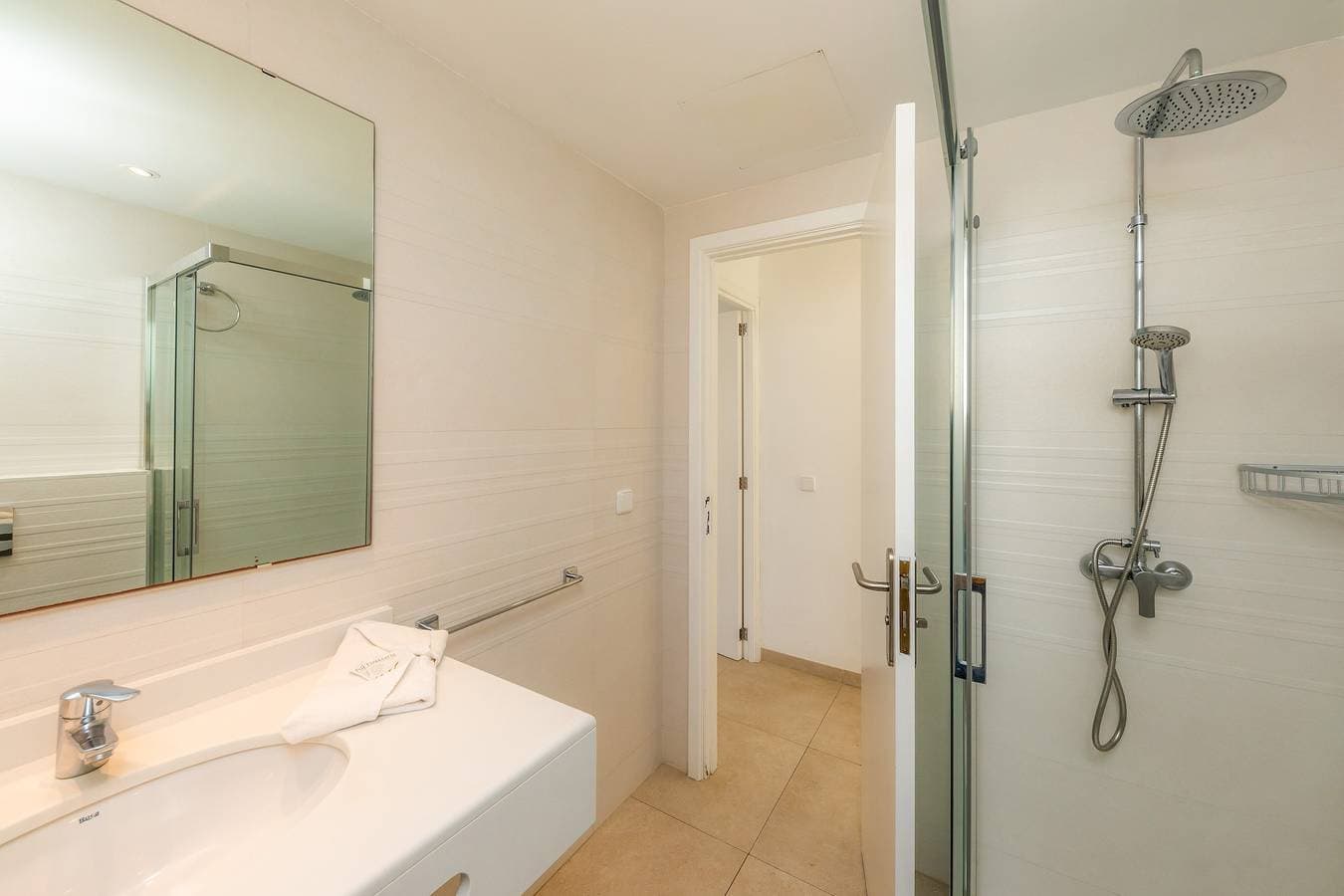 Foto 10 von 21: Ferienwohnung 'Bon Aire N3' mit Gemeinschaftspool, WLAN und Klimaanlage