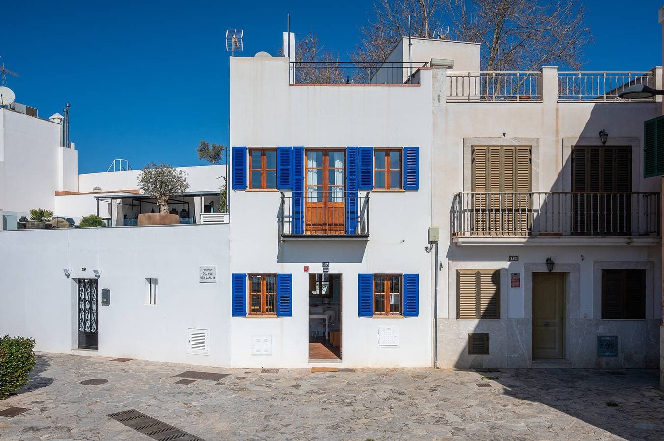 Foto 3 von 30: Moli 37 House - Port View Terrace by PriorityVilla