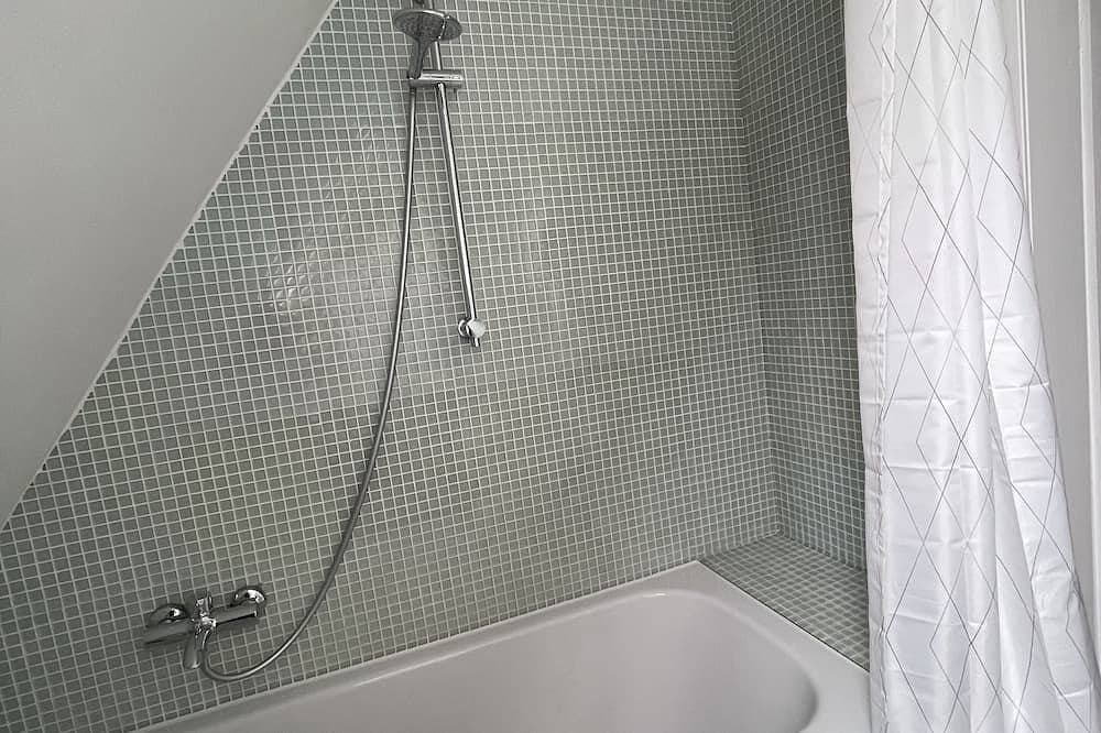 Foto 7 von 17: Gemütliches Ferienhaus unter der Schaumburg mit traumhaftem Blick ins Wesertal