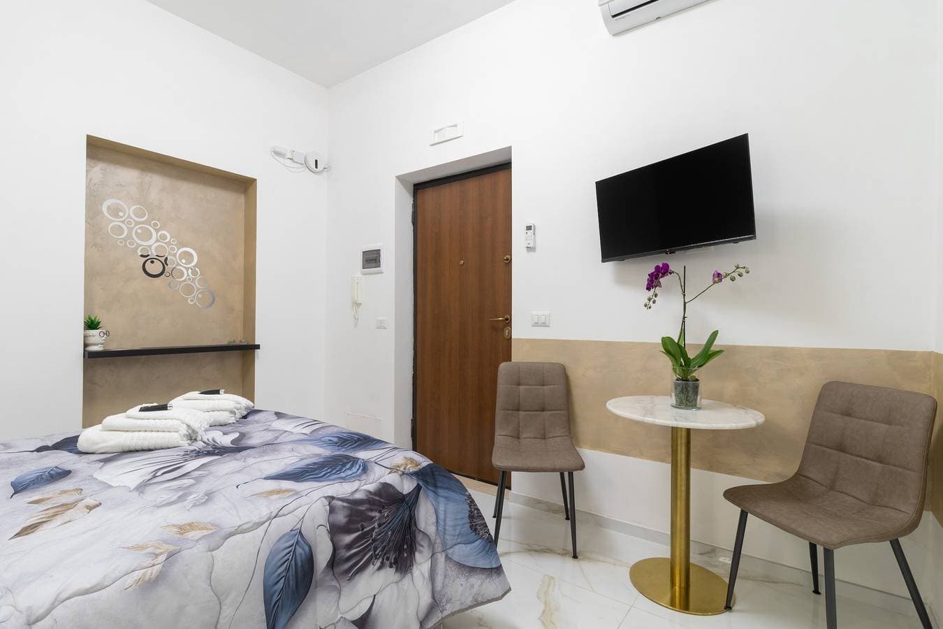 Foto 9 von 20: Einzimmerapartment 'Atlas' mit privater Terrasse, WLAN und Klimaanlage