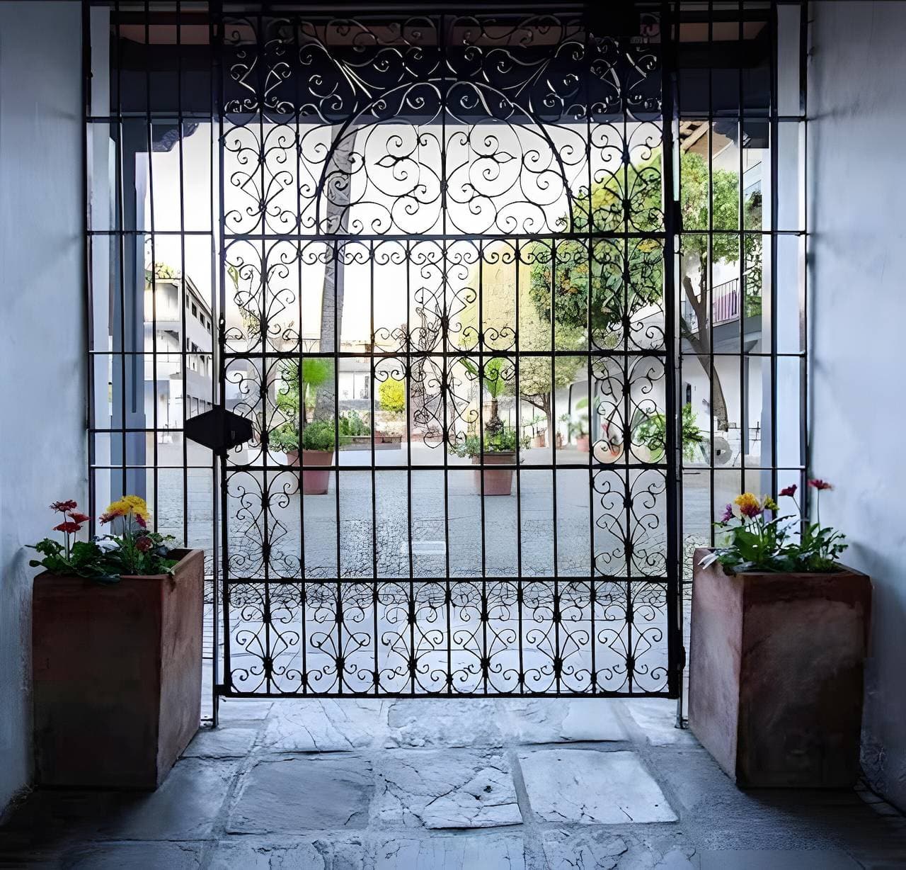 Foto 3 von 40: Ferienwohnung 'En Historico Patio Andaluz' mit gemeinsamem Garten, Wi-Fi und Klimaanlage