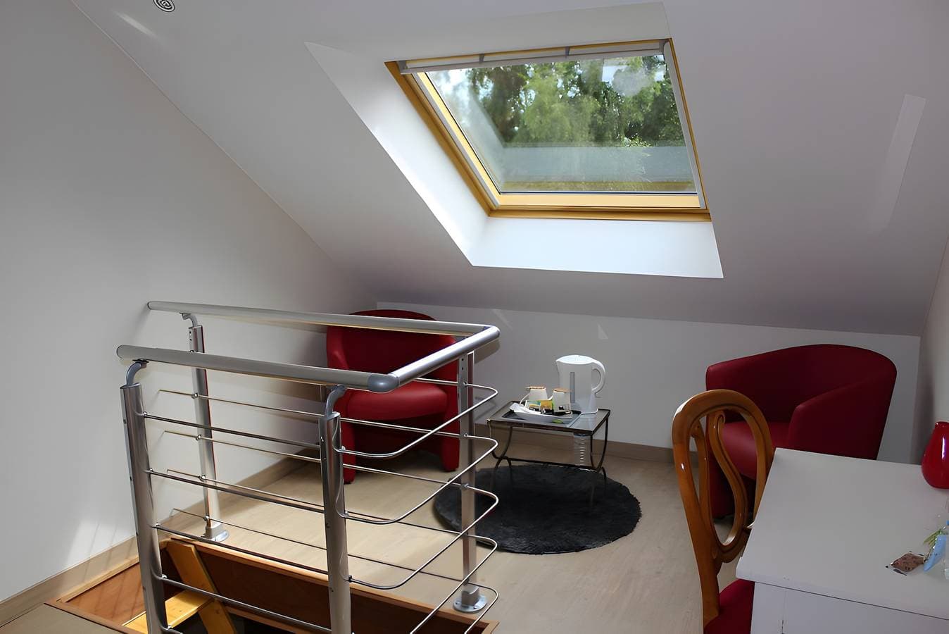 Foto 7 von 28: Gästezimmer 'Entre Mer Et Terre - Chambre Rubis' mit Gemeinschaftsgarten und WLAN