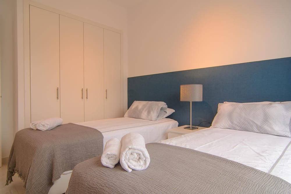 Foto 6 von 30: Luxus-Design-Apartment 3 Schlafzimmer, Terrasse & Pool nahe Strand