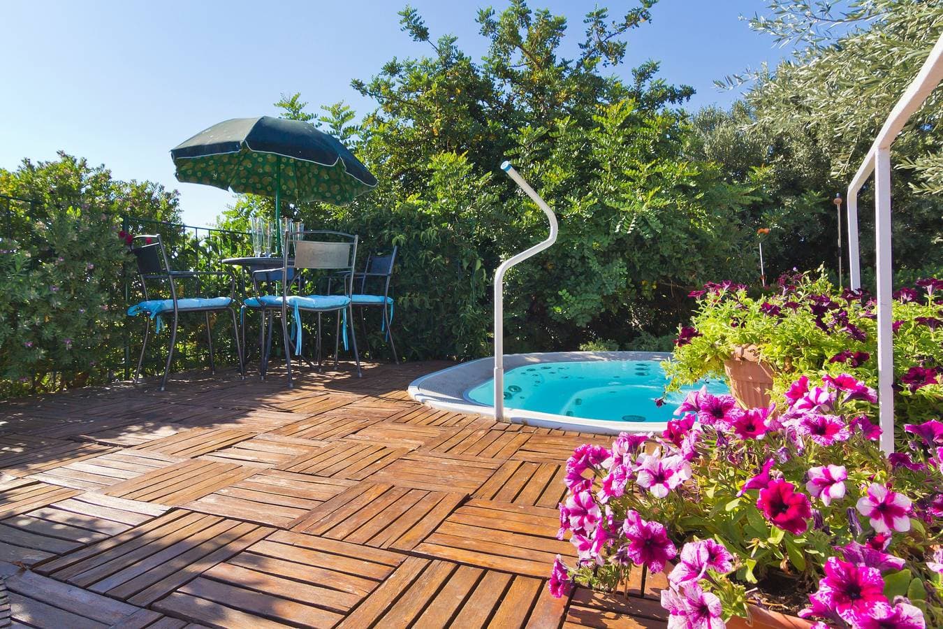 Foto 6 von 22: Ferienwohnung "Casa Ginepro" in Villa mit WLAN, Innenhof & Pool