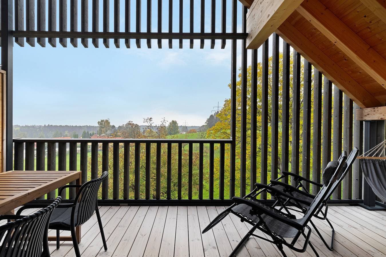 Foto 5 von 47: Ferienwohnung 'Noir' mit Bergblick, Balkon und Wi-Fi