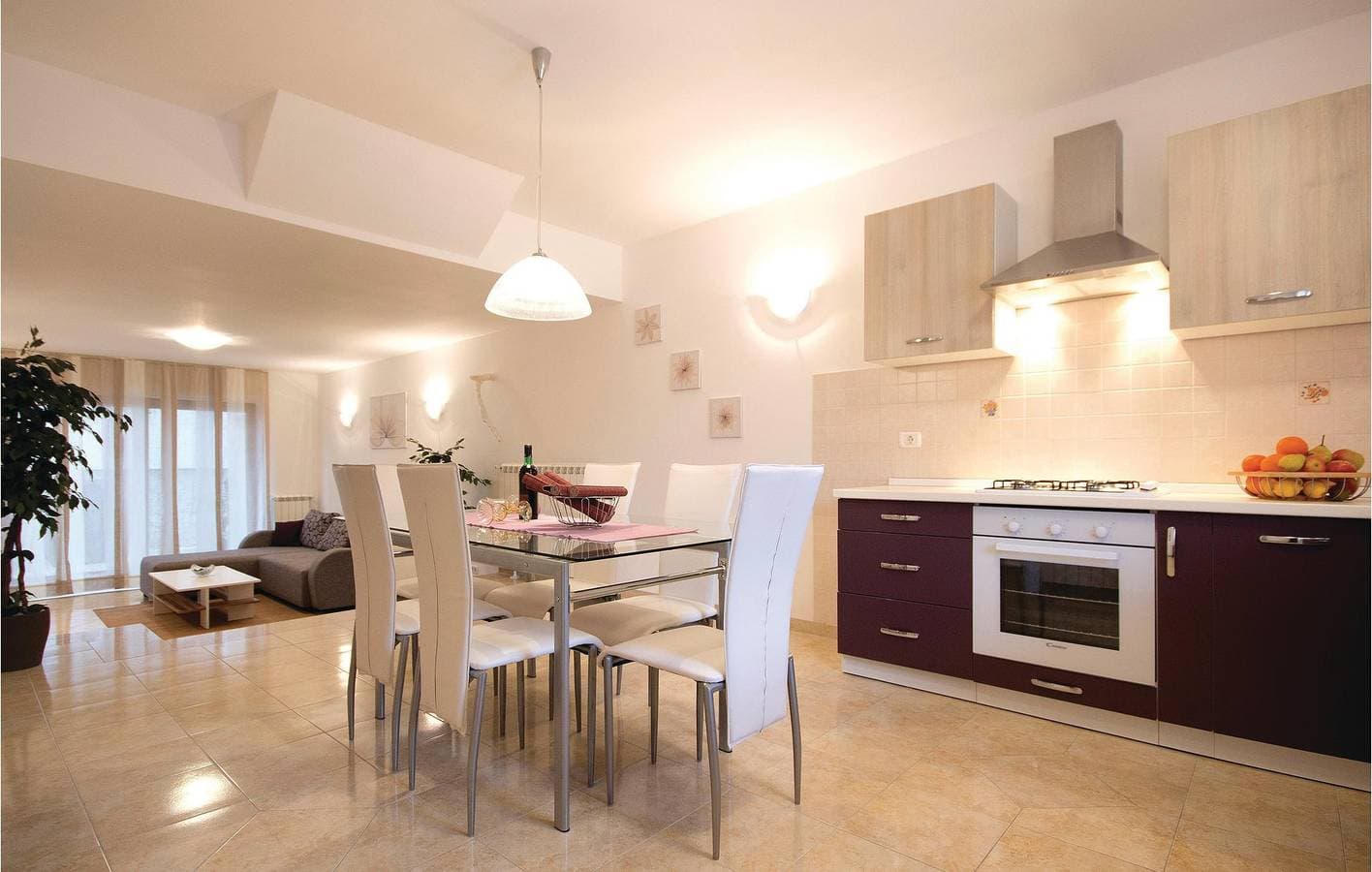Foto 3 von 28: Gemütliche 2-Zimmer-Wohnung mit Terrasse, in der Nähe des Strandes Havajka
