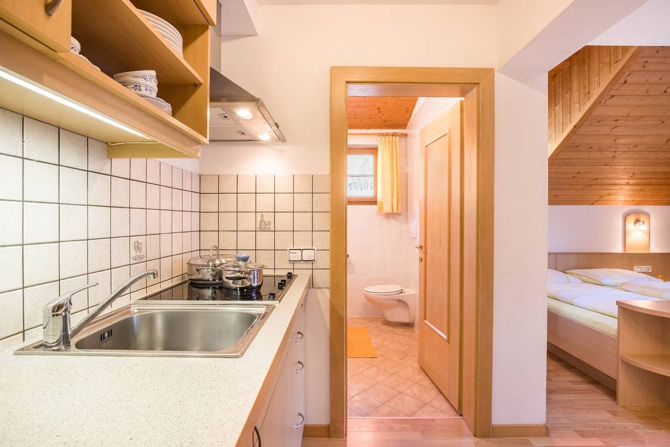 Foto 5 von 29: Ferienwohnung "Kuglerhof 2" mit Bergblick, WLAN, Balkon, Terrasse & Garten; haustierfreundlich