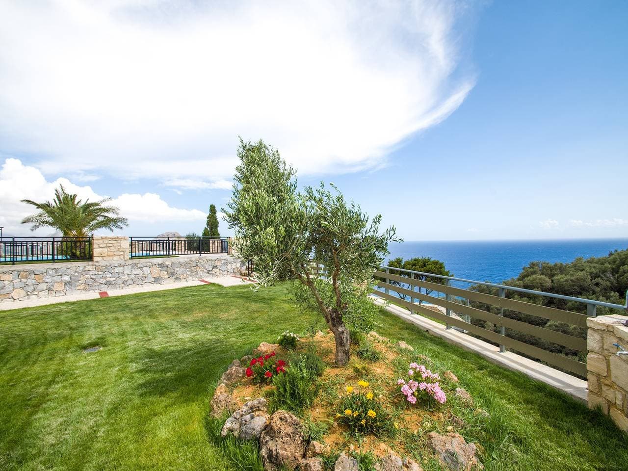 Foto 13 von 20: Haus am Strand von Souda mit Pool