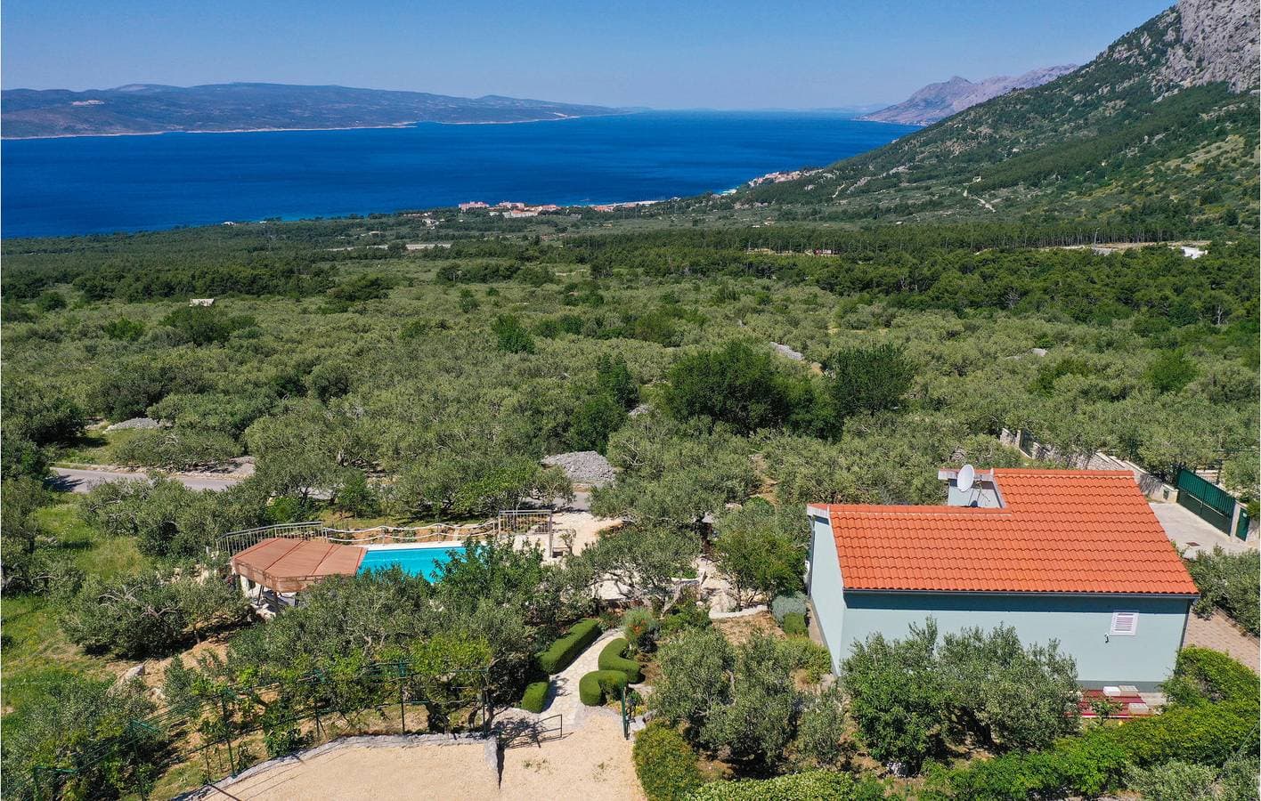 Charmantes Apartment mit Pool und Terrasse, 2,5 km von der Küste und dem Stadtzentrum entfernt 1