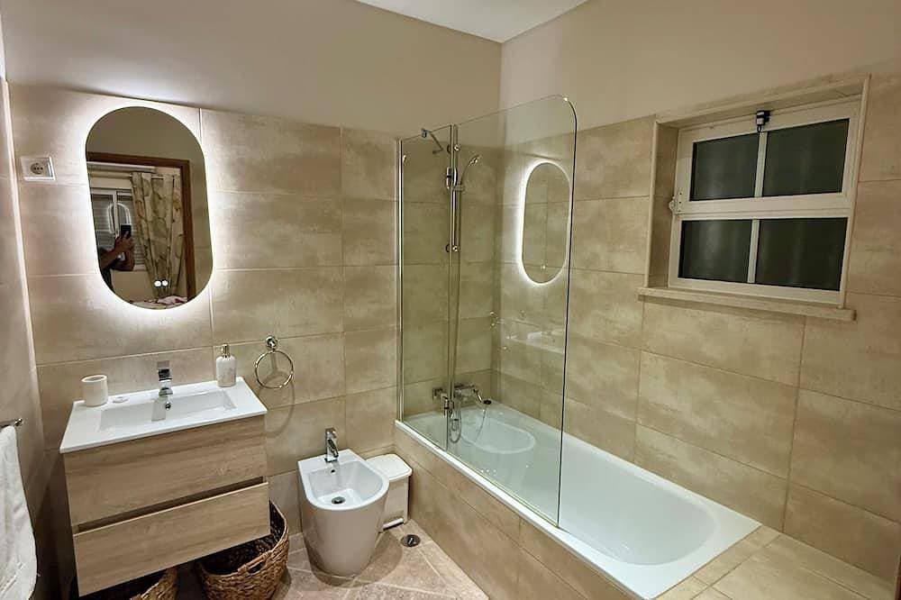 Foto 6 von 30: Luxusvilla auf eigenem Grundstück, 4 Schlafzimmer, 4 Badezimmer mit beheiztem Pool