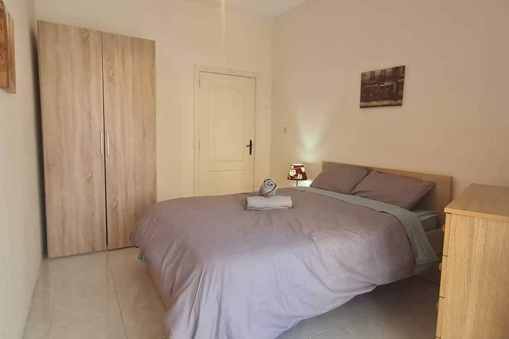 Foto 2 von 19: Comfortable Three Bedroom Apartment With WIFI & Located In The Centre
