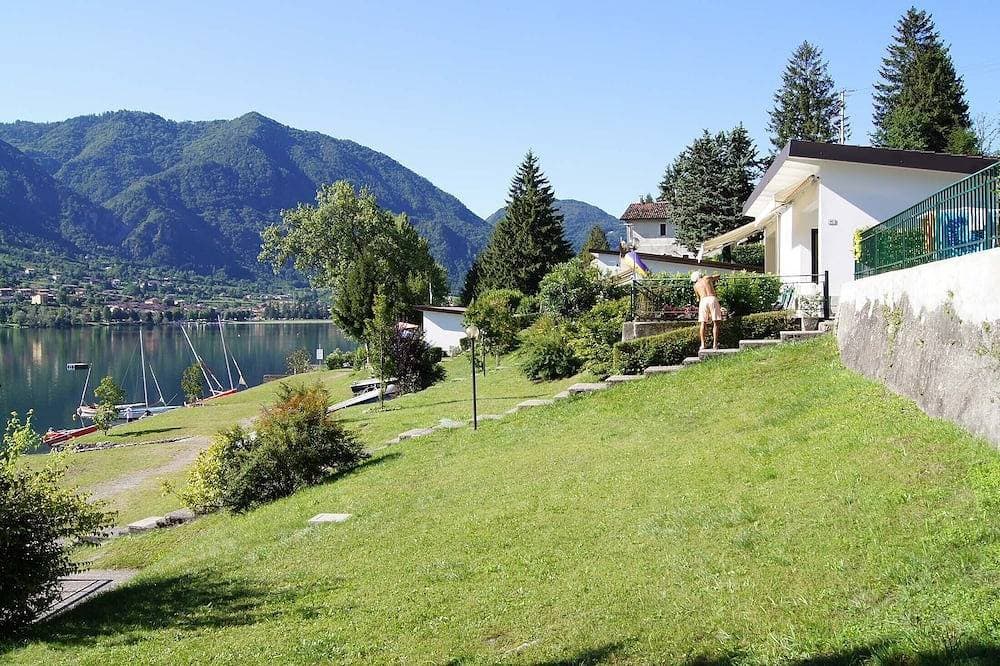 Foto 8 von 30: Mit Terrasse direkt am See