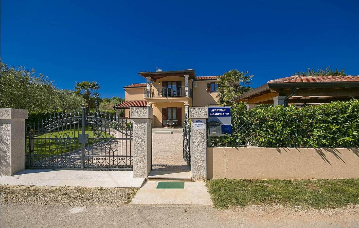 Foto 5 von 25: Charmante Ferienwohnung mit Pool, Terrasse und nur 600 m vom FKK-Strand entfernt