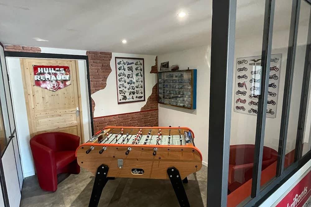 Foto 11 von 24: In der Loft Garage mit Schwimmbad