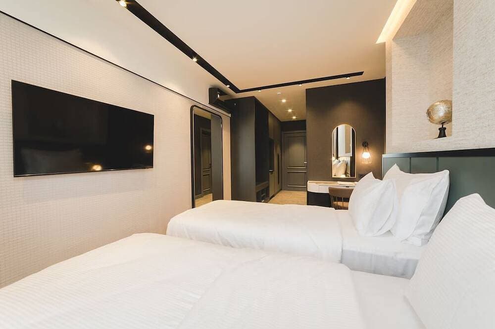 Foto 4 von 24: Escape in Montenegro - Inviting Haven w/Terrace, pool & wellness access