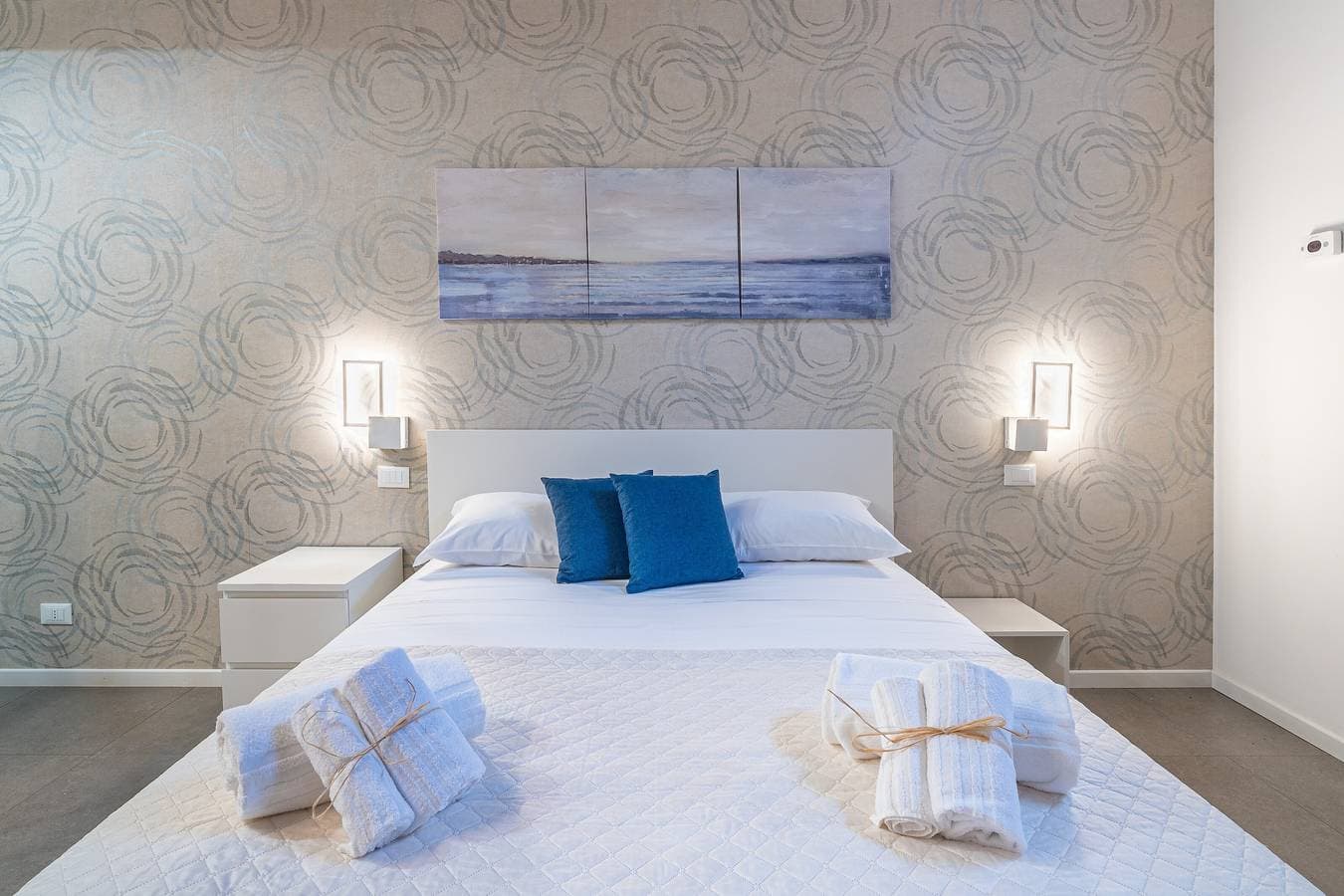 Foto 4 von 42: Zimmer 101 im "Le Saline Rooms Marzamemi" mit WLAN und Klimaanlage