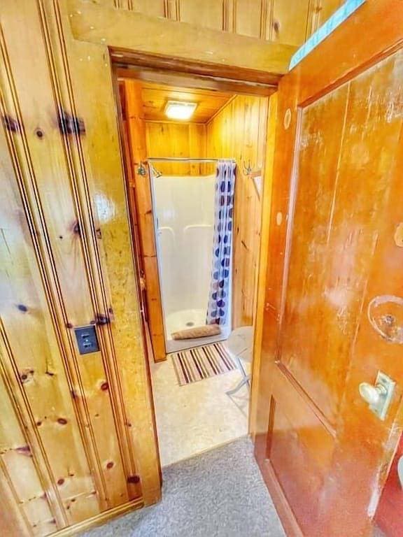 Foto 6 von 32: 7 Acadia Cottage. Double Beds Open Hearth Inn