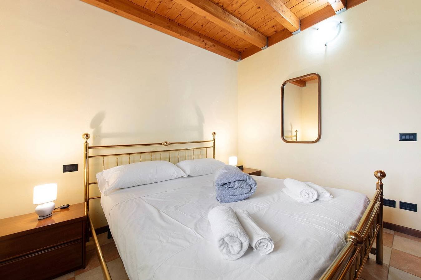 Foto 12 von 25: Apartment „House Of The Sun“ mit Gemeinschaftspool, privater Terrasse und WLAN