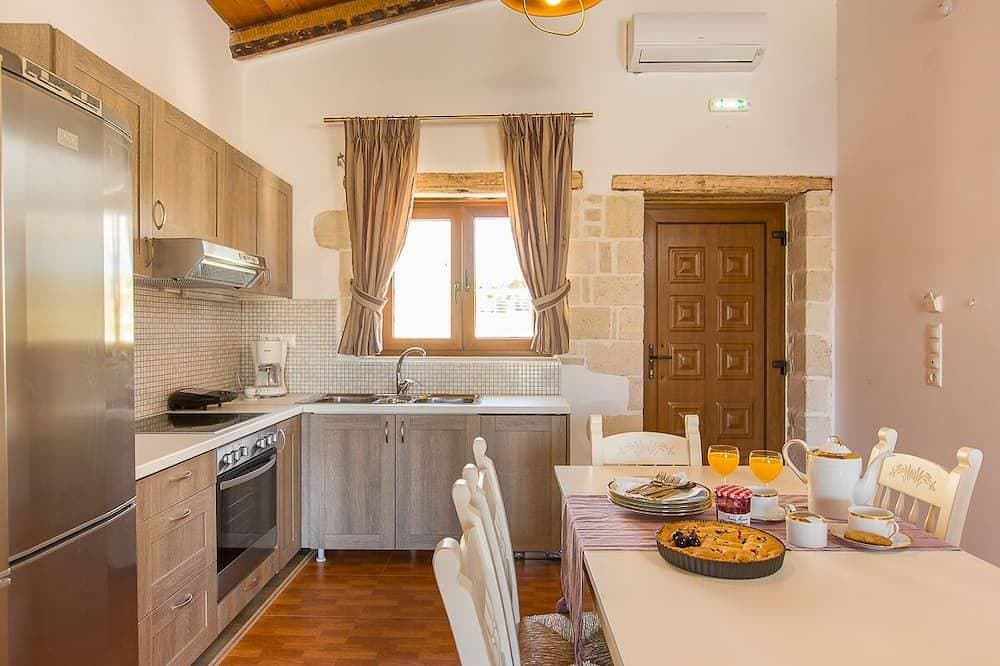 Foto 11 von 21: Chainteris Villa II, with Private Pool & Vast Views