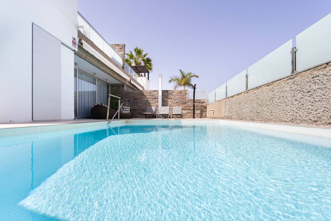 Foto 4 von 71: Luxus-Ferienhaus mit beheiztem Pool, jacuzzi, BBQ in El Duque