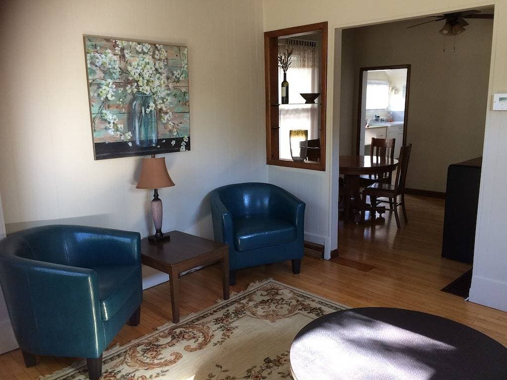 Foto 2 von 13: Ruhige, geräumige Wohnung im Herzen von Marquette!
