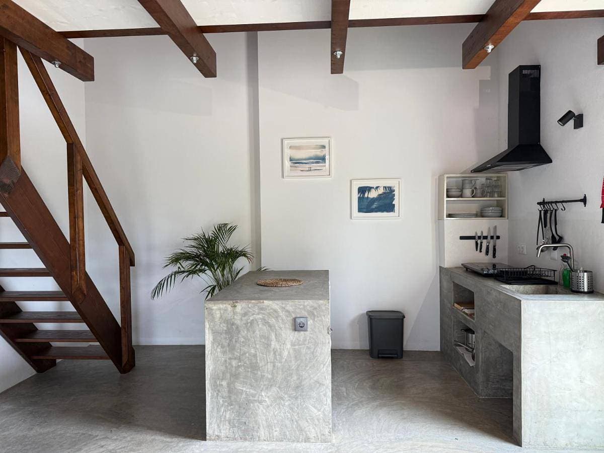 Global Chill Farm Loft 1