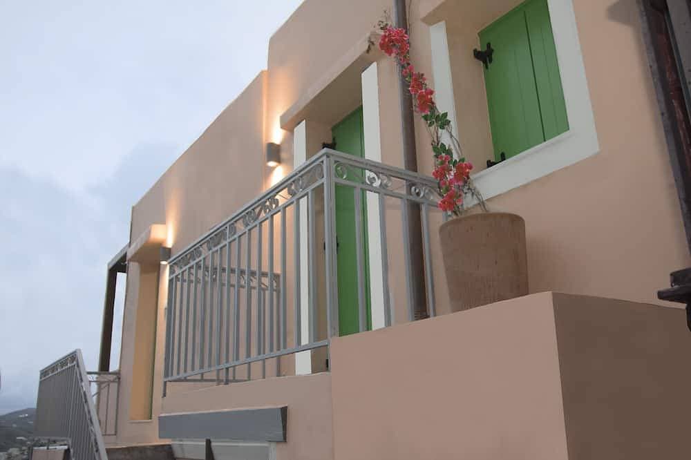 Ano Siroa. Cycladic house with amazing views 1