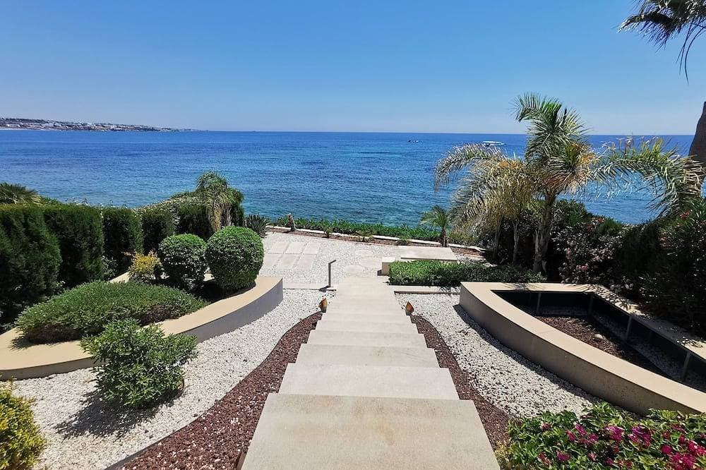Foto 7 von 30: SunResidence, 3 bed, first line, Coral bay