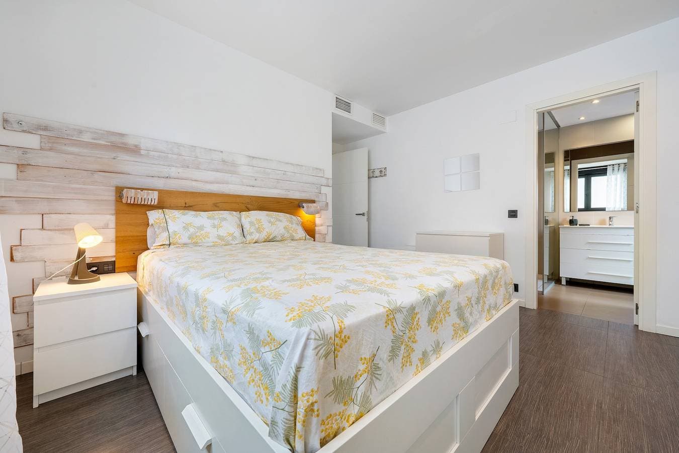Foto 9 von 19: Appartamento di fronte al mare, piscina, aria condizionata, parcheggio ascensore