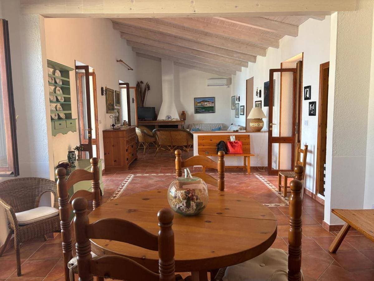 Foto 4 von 49: Three-Bedroom Apartment with Sea View