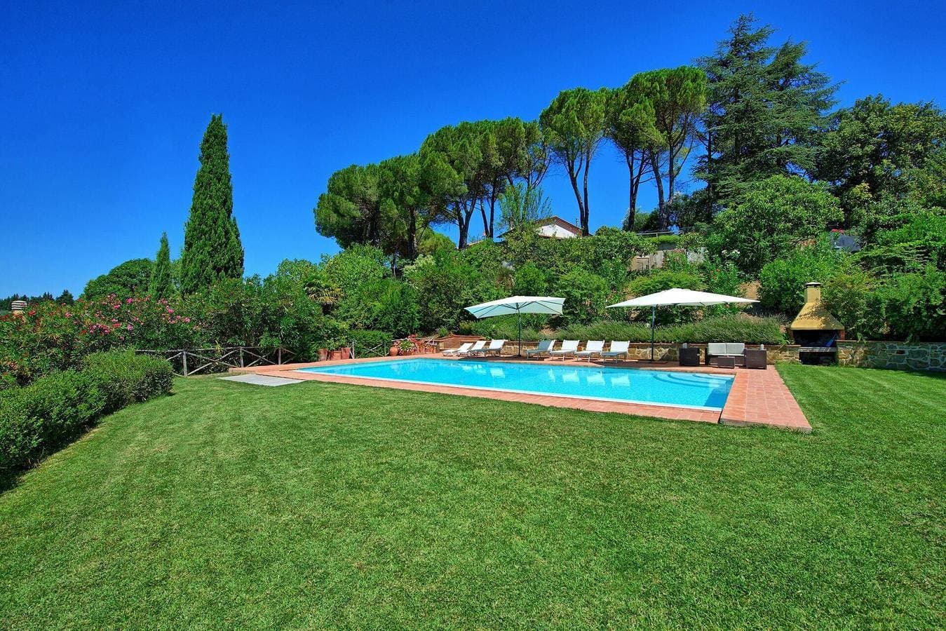 Foto 10 von 33: Villa für 4 Personen mit Pool