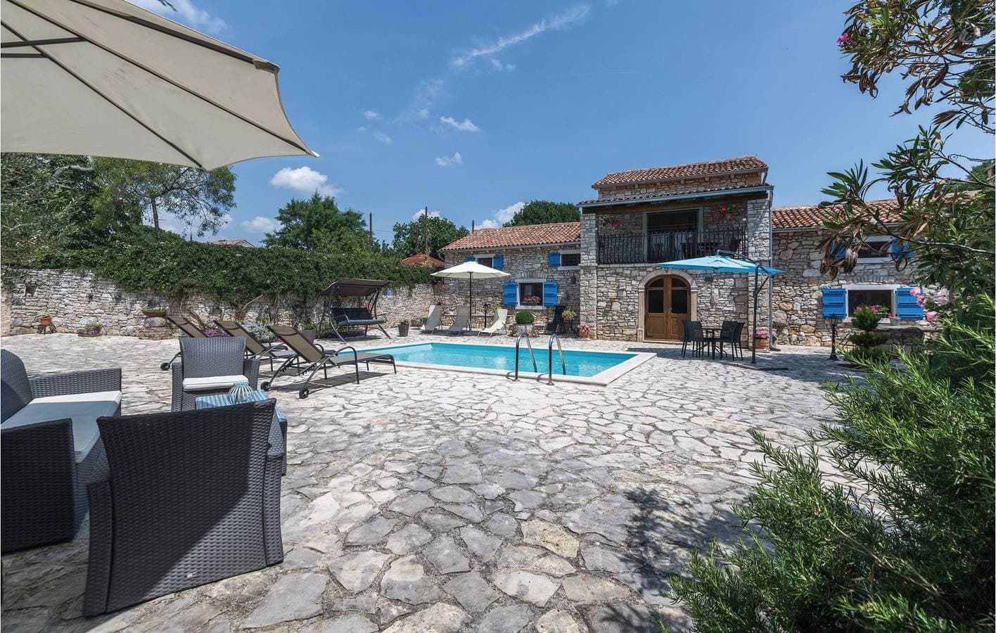 Foto 7 von 43: Ferienwohnung mit Meerblick, Pool, Terrasse und WLAN in der Nähe von Barban