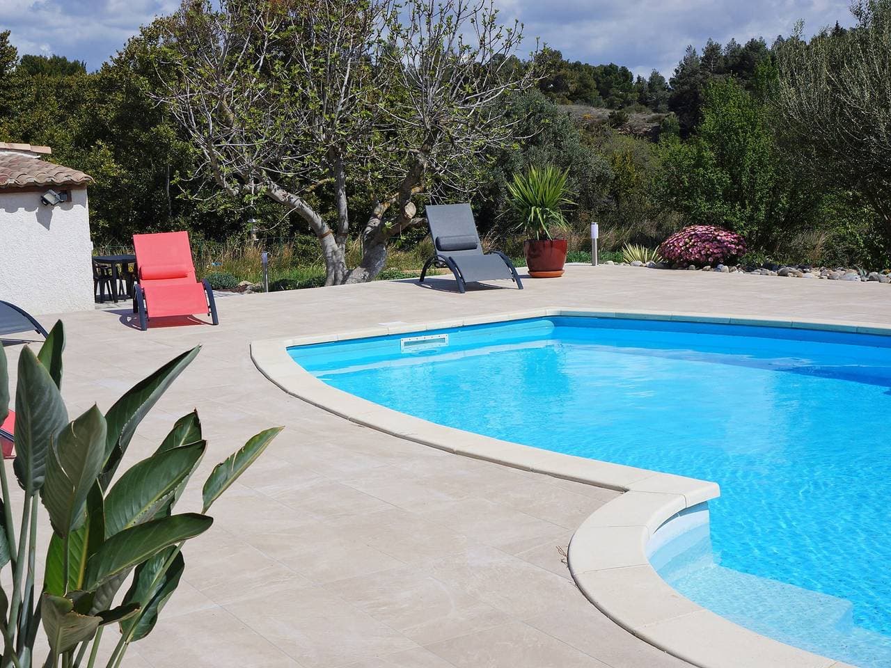 Foto 10 von 40: Ruhige Villa mit Pool