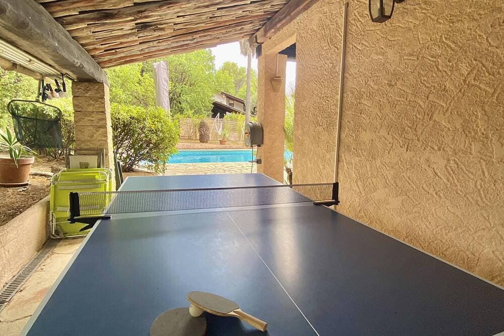 Foto 4 von 30: A Villa With Air Conditioning And A Private Pool In A Quiet Setting