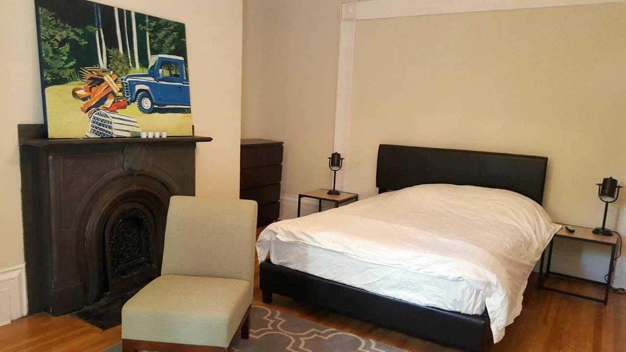 Foto 5 von 16: Double Room with Shared Bathroom
