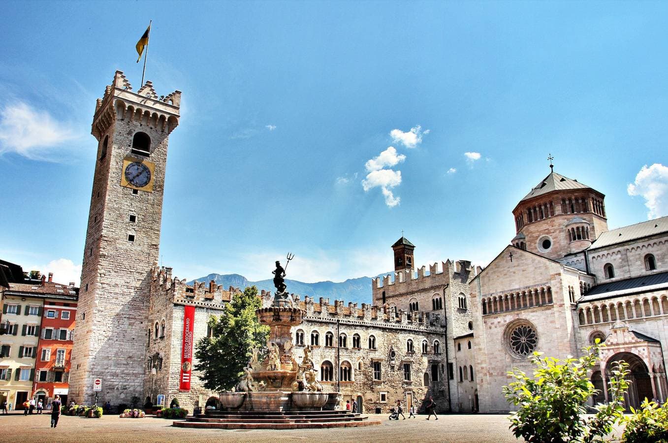 Foto 12 von 20: Zimmer 'Deluxe Castello Livings Trento' mit Wi-Fi