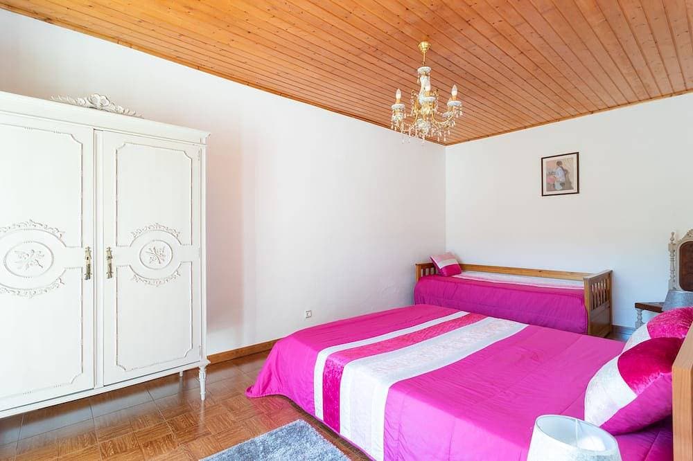 Foto 2 von 26: Villa mit beheiztem Innenpool - Winter- und Sommerurlaub