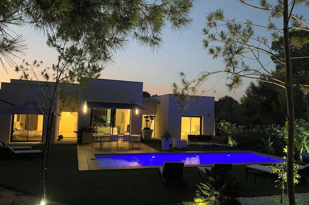 Luxury Villa On The Las Colinas Golf Course 1