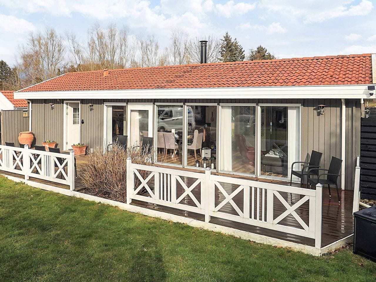 Foto 2 von 26: Poolhaus mit Bouleplatz